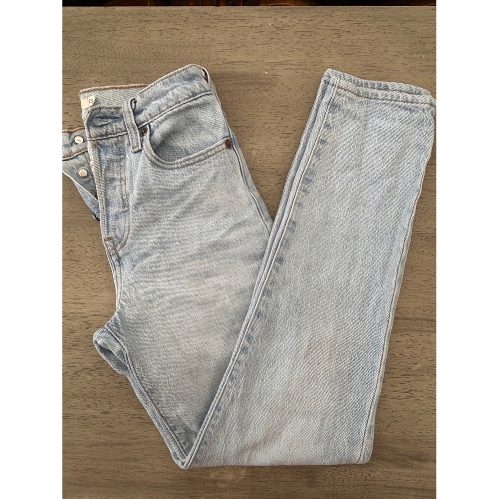 Levis Premium Wedgie Straight Jeans Light Wash High Rise Button Fly Size 23